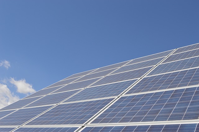 Comment connaitre la puissance d’un panneau solaire ?